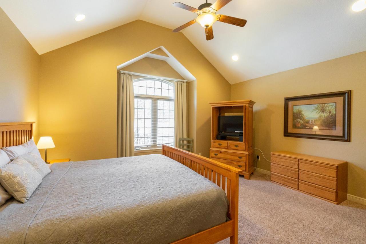 브랜슨 4Br Walk-In - Pool Table - Hot Tub - Fire Pit - Free Tickets Included - Dv164 아파트 외부 사진